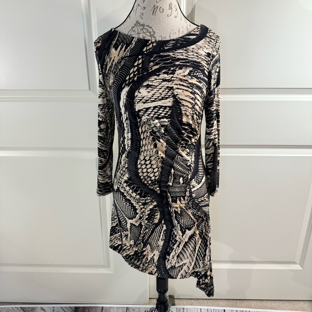 VENUS Black and Cream Asymmetrical Dress Medium